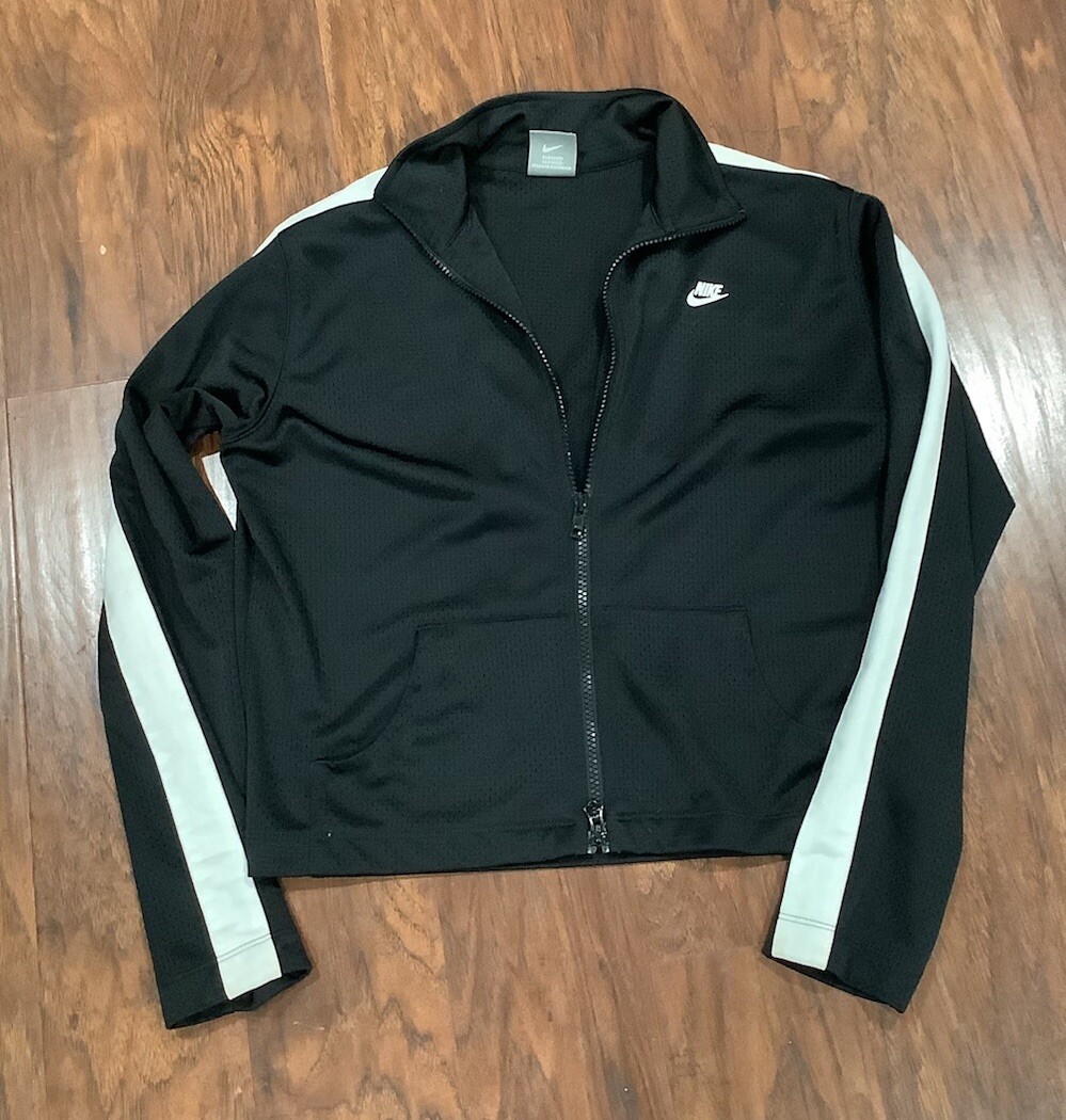 Women’s Nike Jacket Long Sleeve& Athletic Top RN#56323 CA#05553 Black Mini Crop