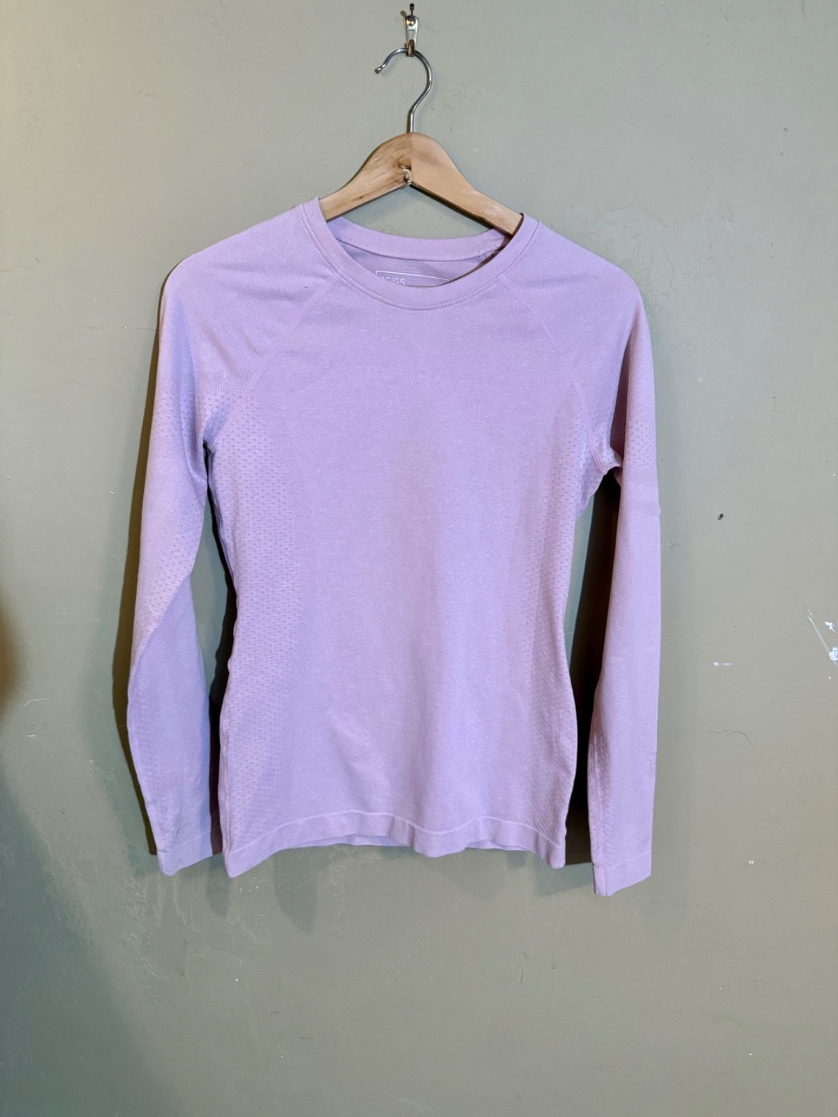 FIGS Salta Seamless Pink Long Sleeve Athletic Top Women’s Performance Shirt