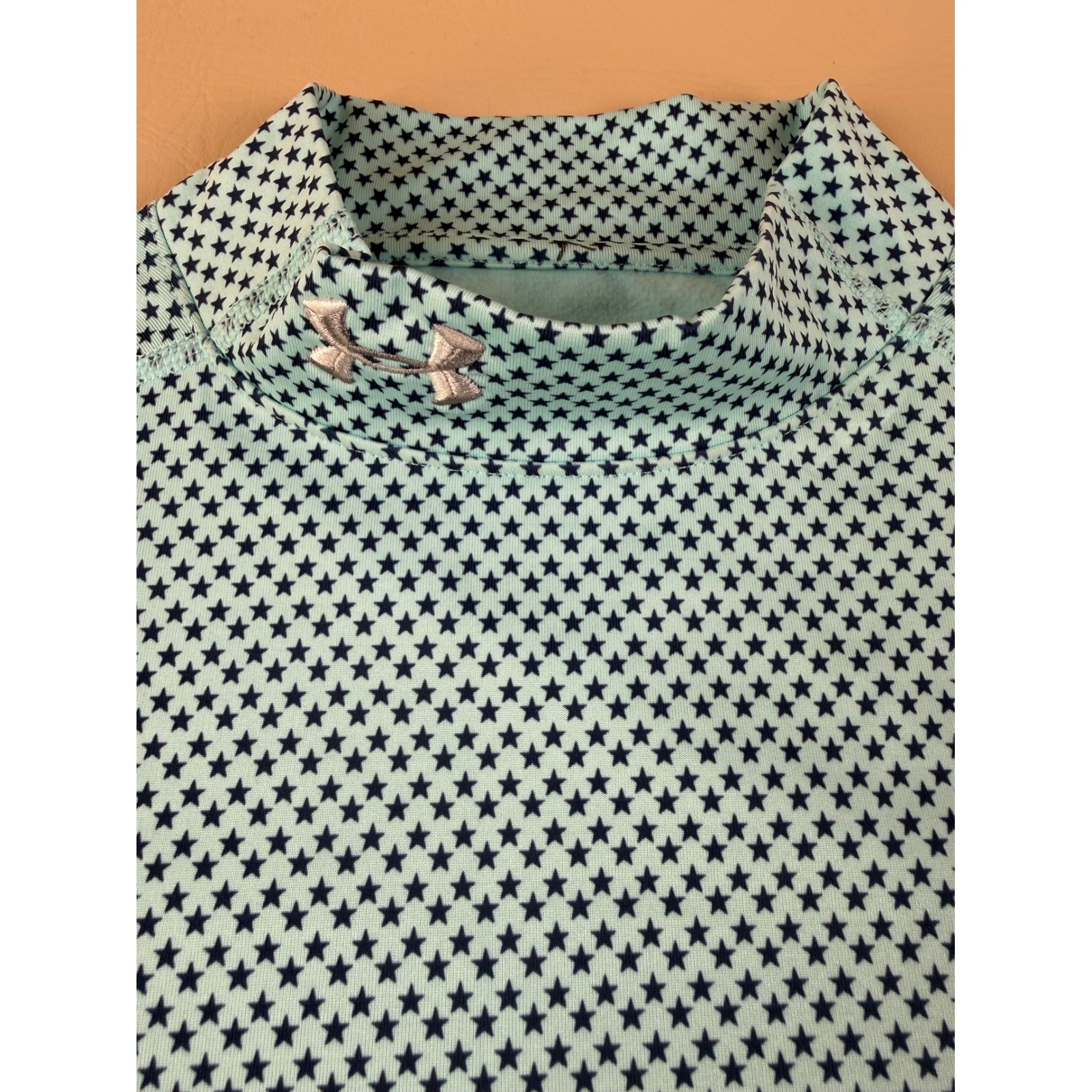 Under Armour ColdGear Mock Neck Base Layer Shirt Medium Blue Star Print