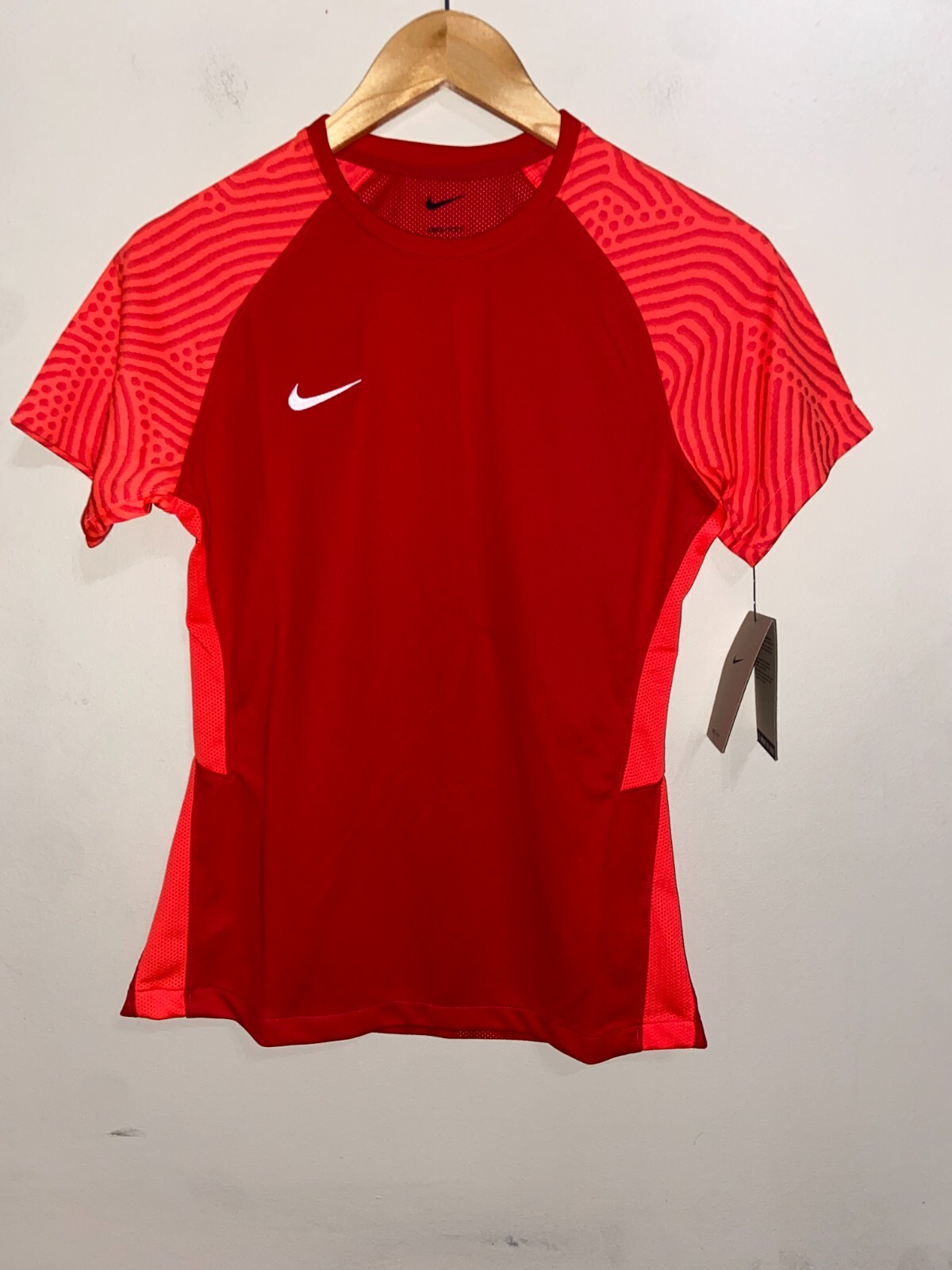 Nike Womens Dri-Fit Strike 2 Red Crimson Soccer Jersey Size S CW3555-657 NEW