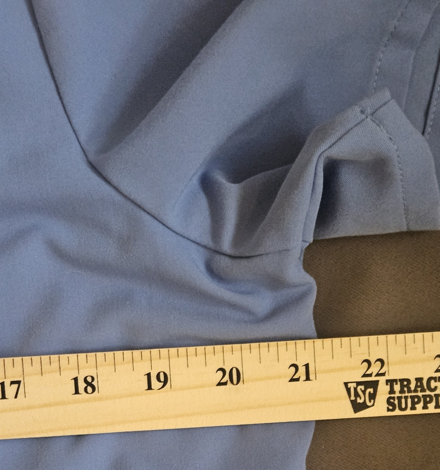 FIGS Technical Collection Scrub Top Women’s Casma Large Blue V-Neck
