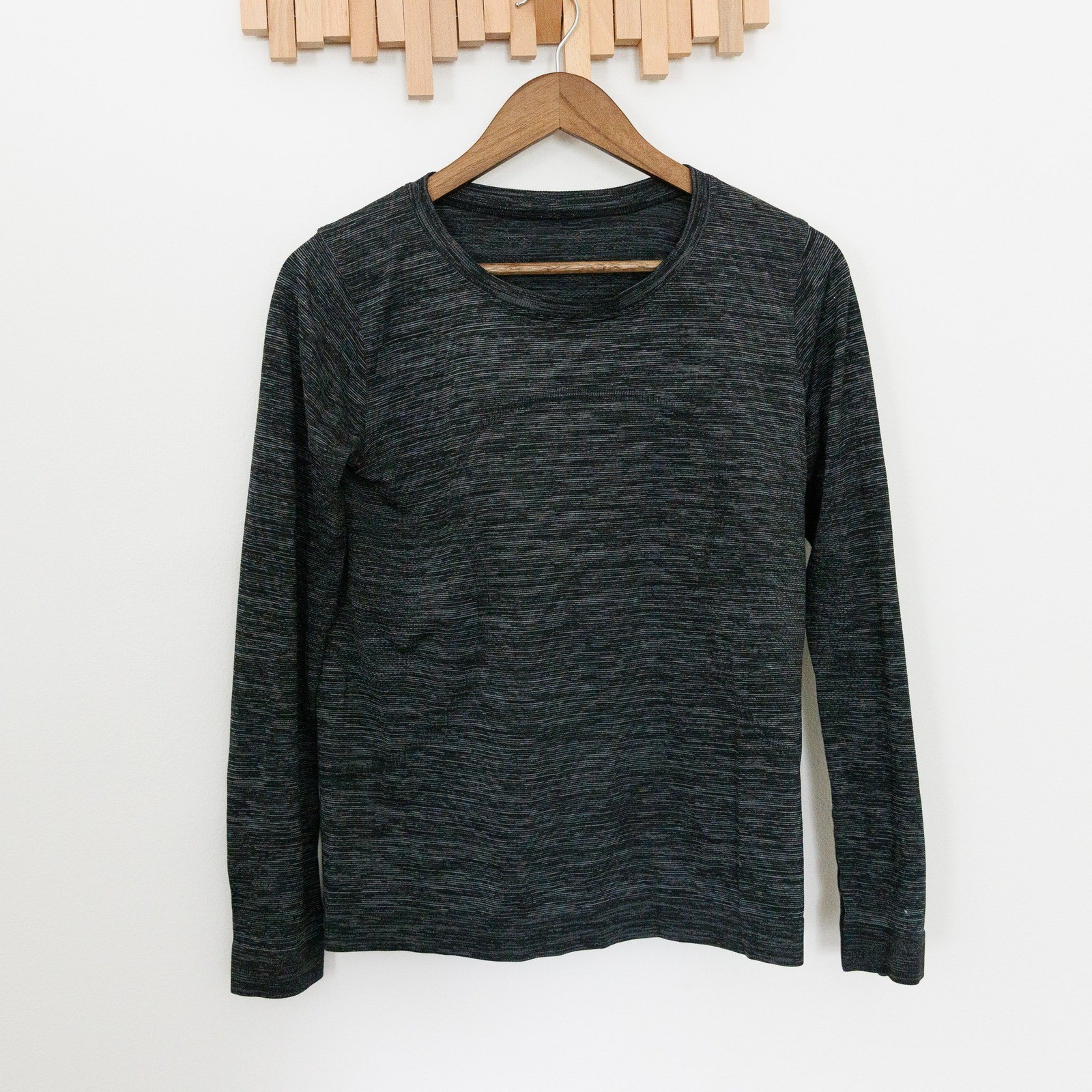 Lululemon Swiftly Tech Long Sleeve Crew Gray Space Dye Athletic Top