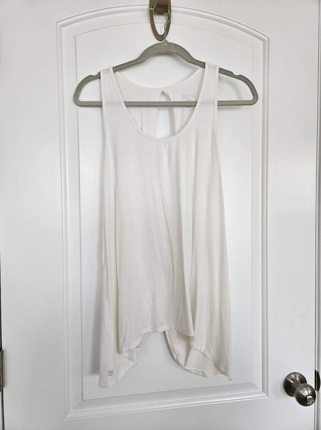 SAVVI NOMAD TANK Cream, SIZE LARGE, Twisted Feature In Back, yoga/running