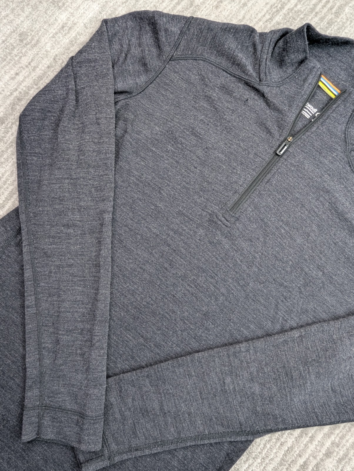 Smartwool Base Layer Top Women’s Medium 100% Merino Wool Gray 1/4 Zip HOLES