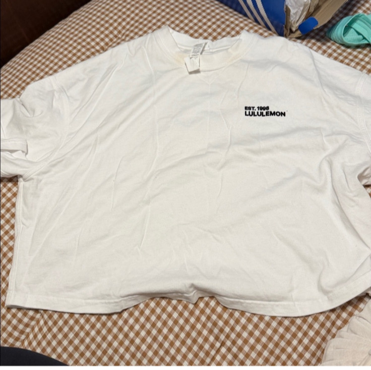 lululemon heavyweight cropped tee
