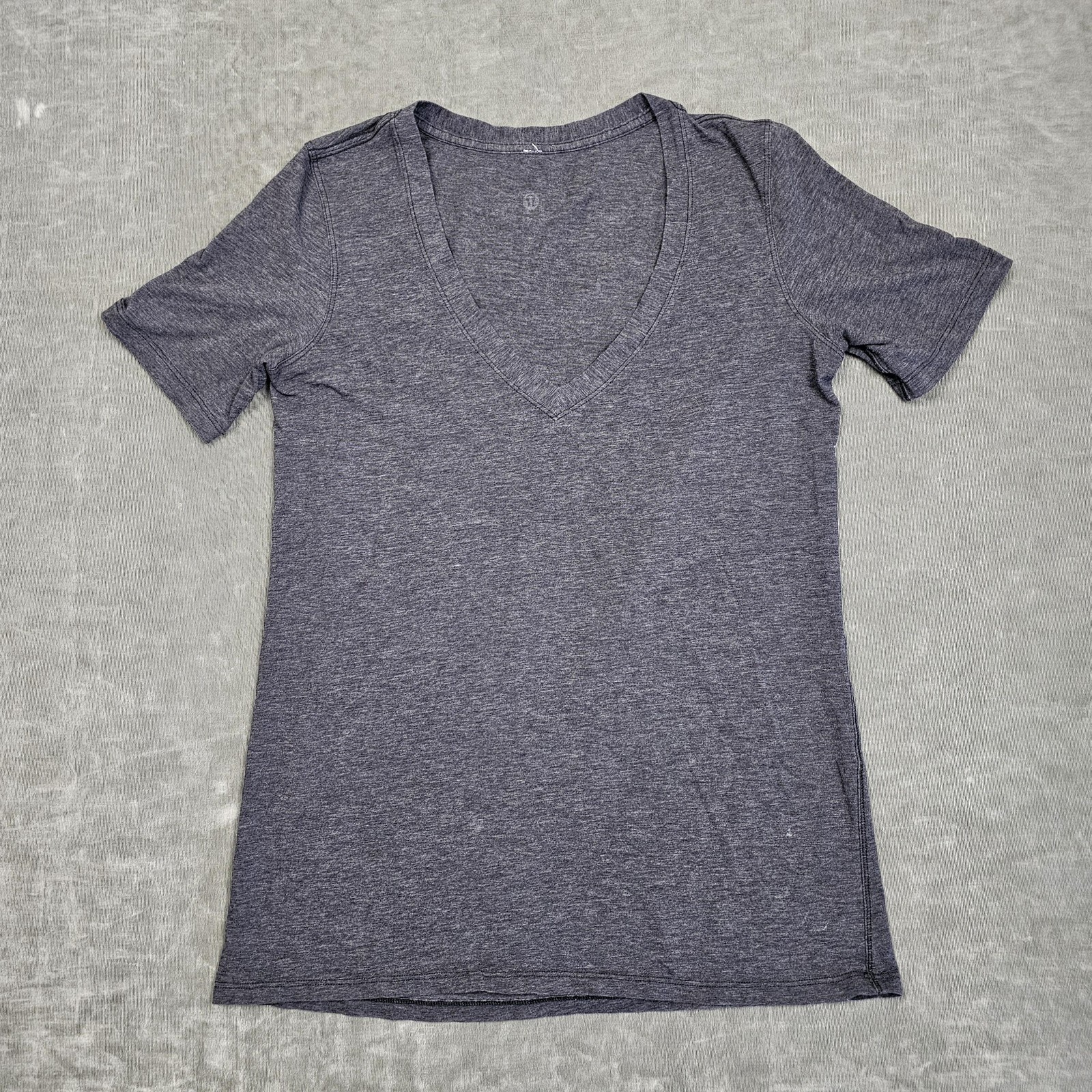 Lululemon Shirt Womens Medium Gray V Neck Short Sleeve Athletic Yoga Workout