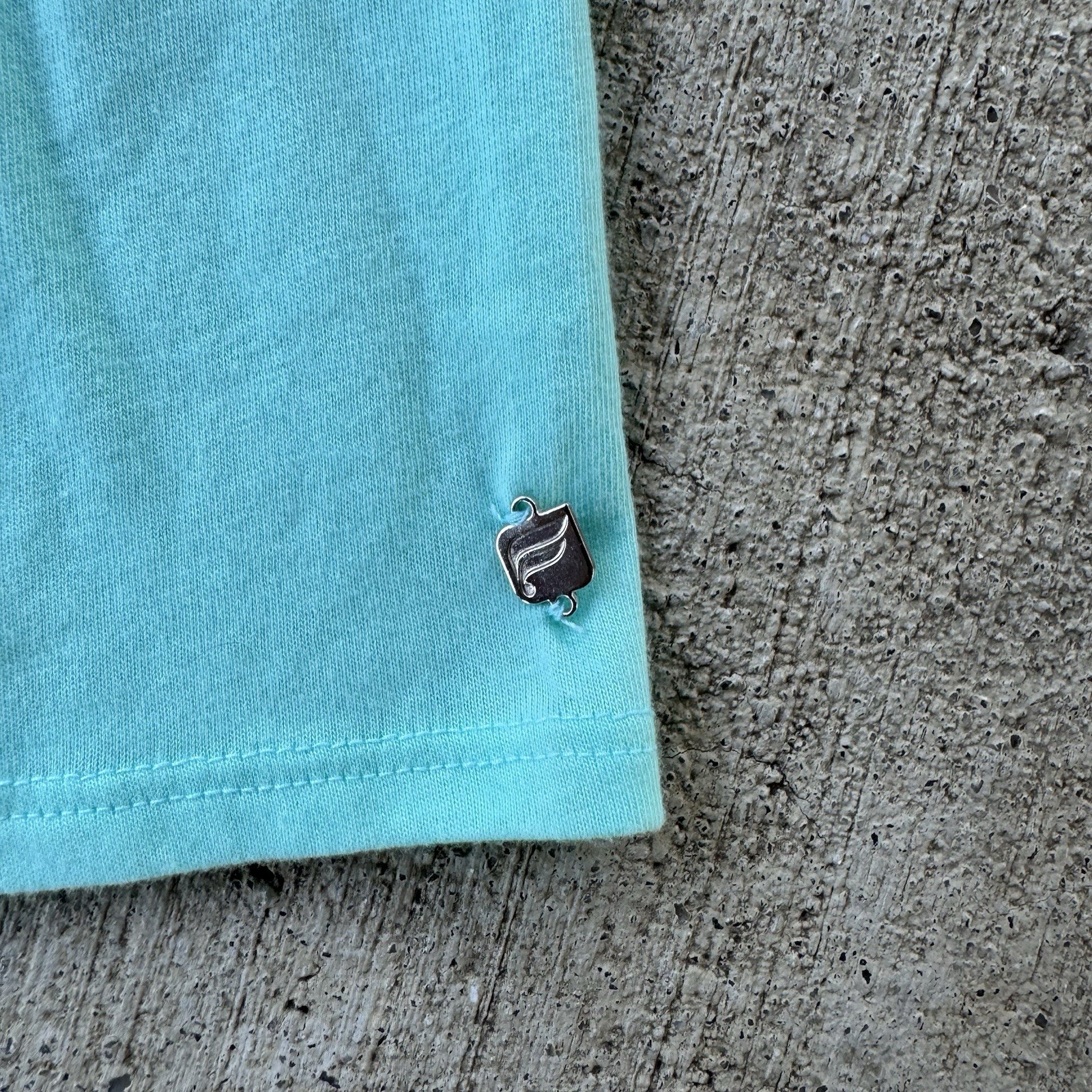 NEW Fabletics Millie Split Open Back Long Sleeve Top Turquoise Aqua Blue Large