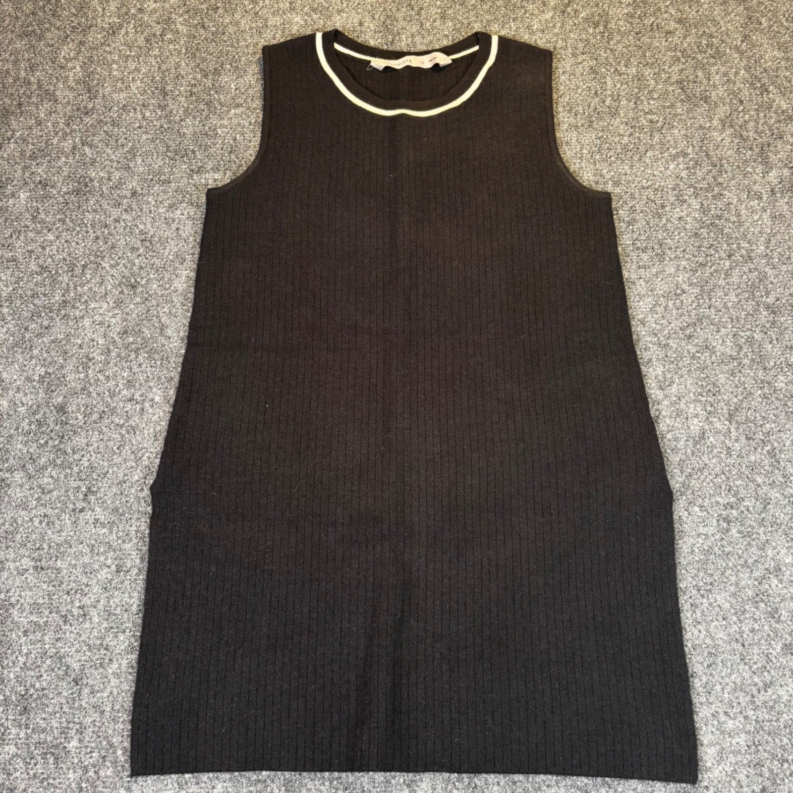 Athleta Women’s XS Black Ribbed Sleeveless Knit Top Tunic Sweater White Trim