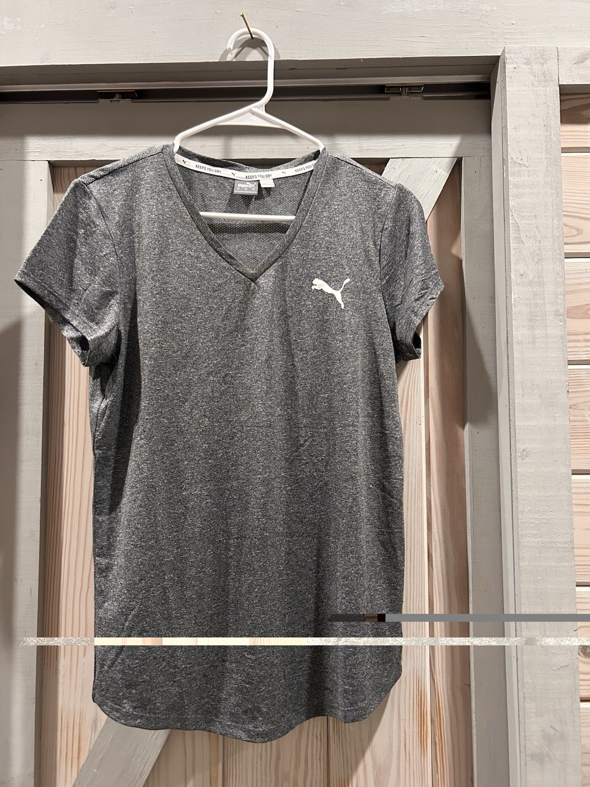 PUMA Women’s Gray V-Neck Short Sleeve Polyester T-Shirt Keeps You Dry Size S