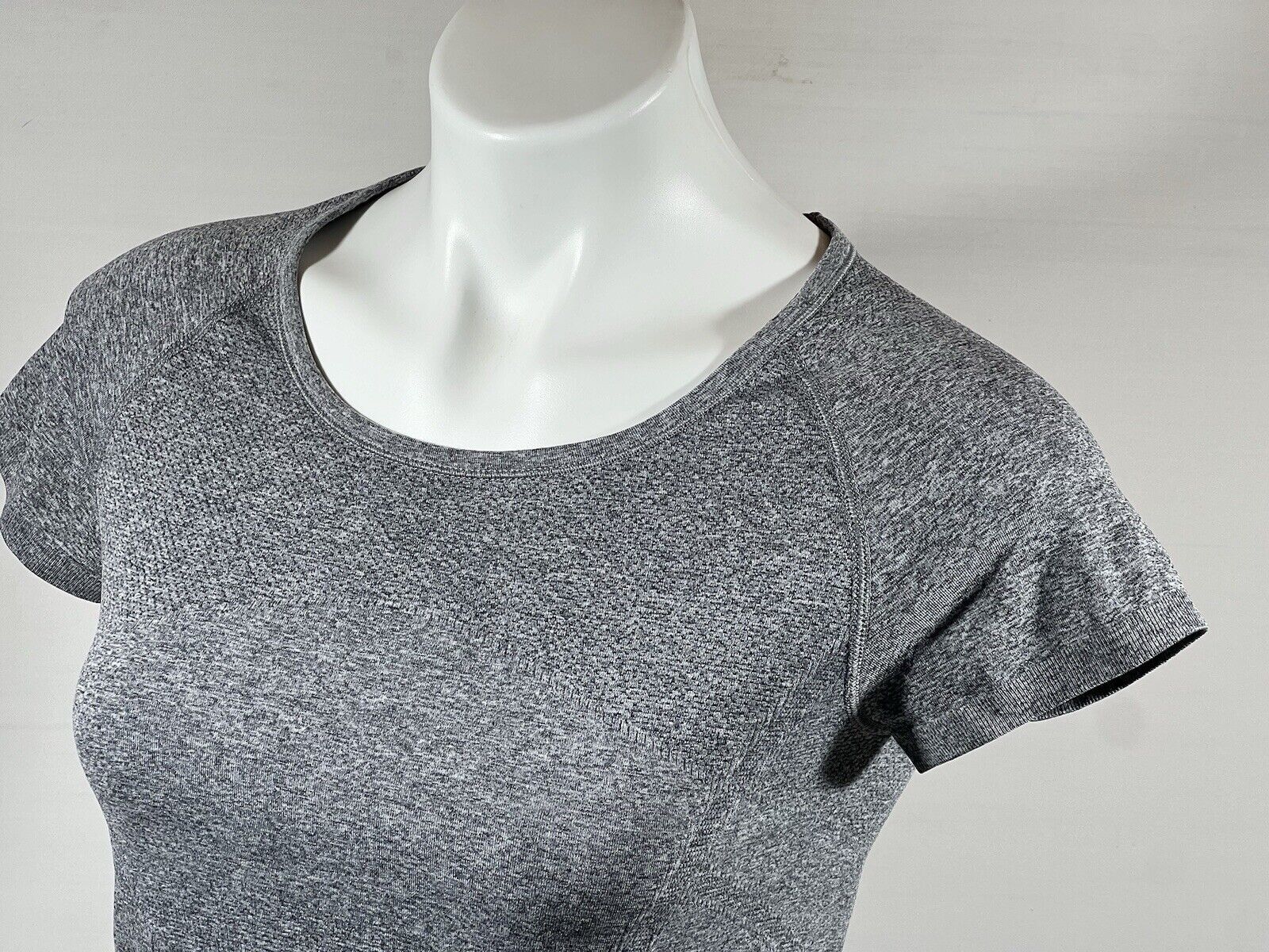 Performance Compression Top Womens Small Athleta Charcoal Running Yoga Fit