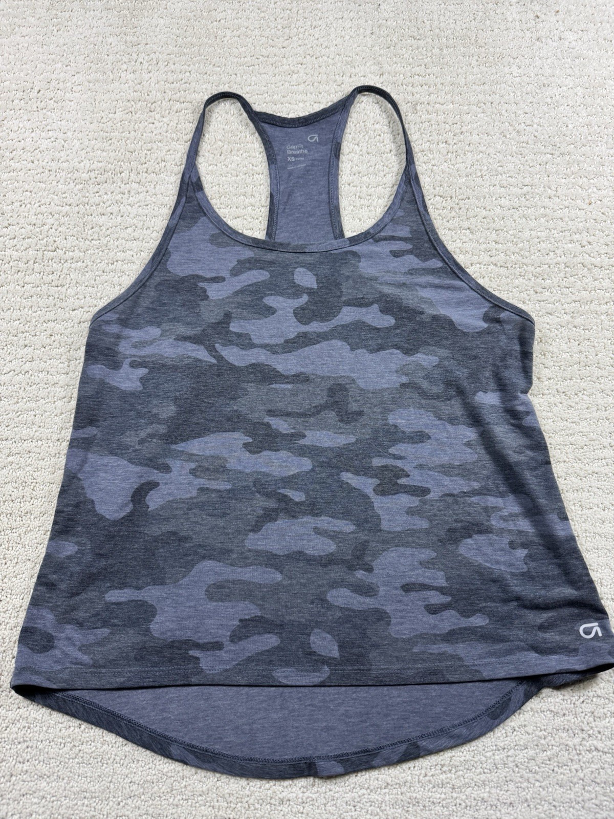 GapFit Breathe Tank Top Racerback Activewear Size XS Gray Camo Gym Workout