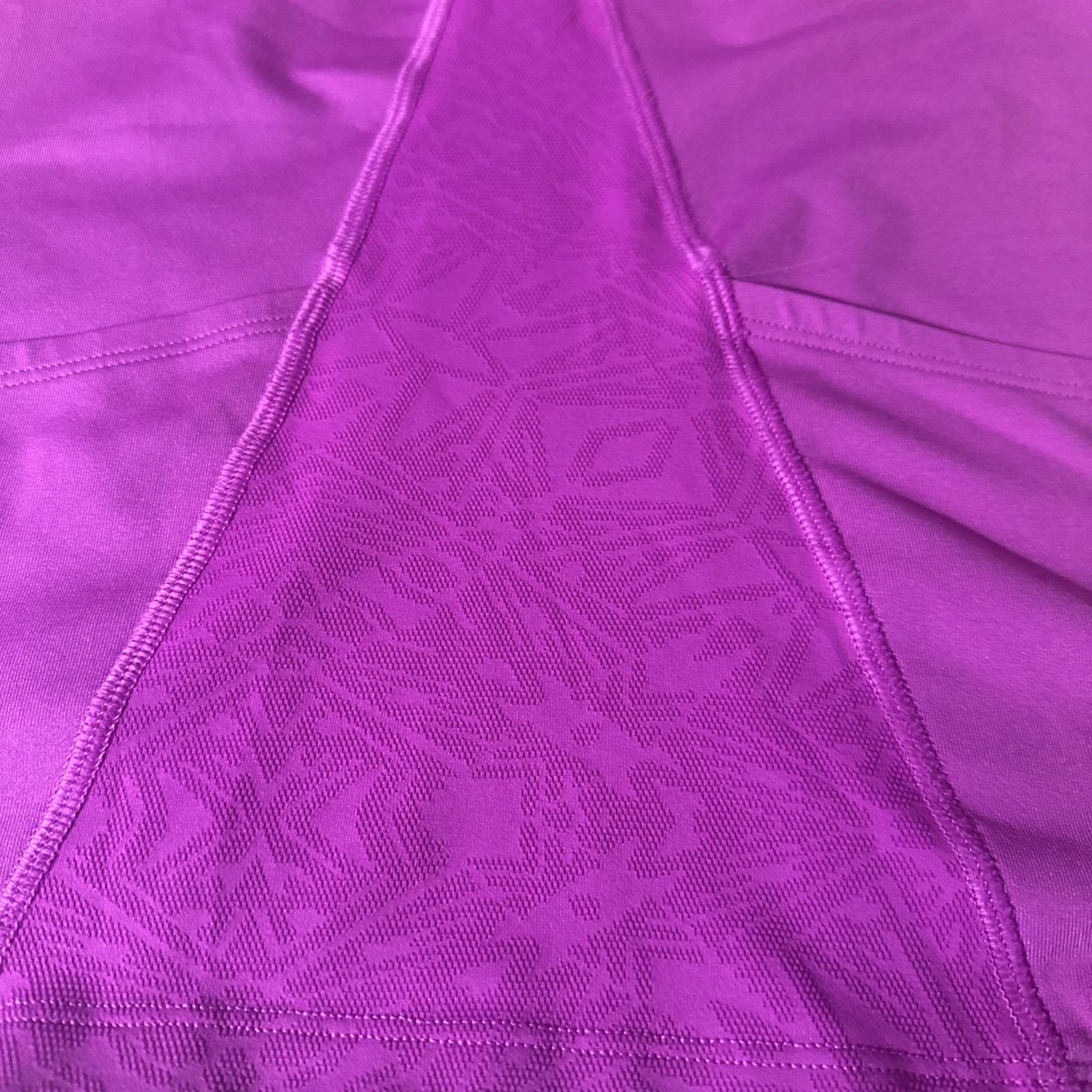 Athleta Active Athletic Tank Top Size MT Purple Pockets Compression Built in Bra