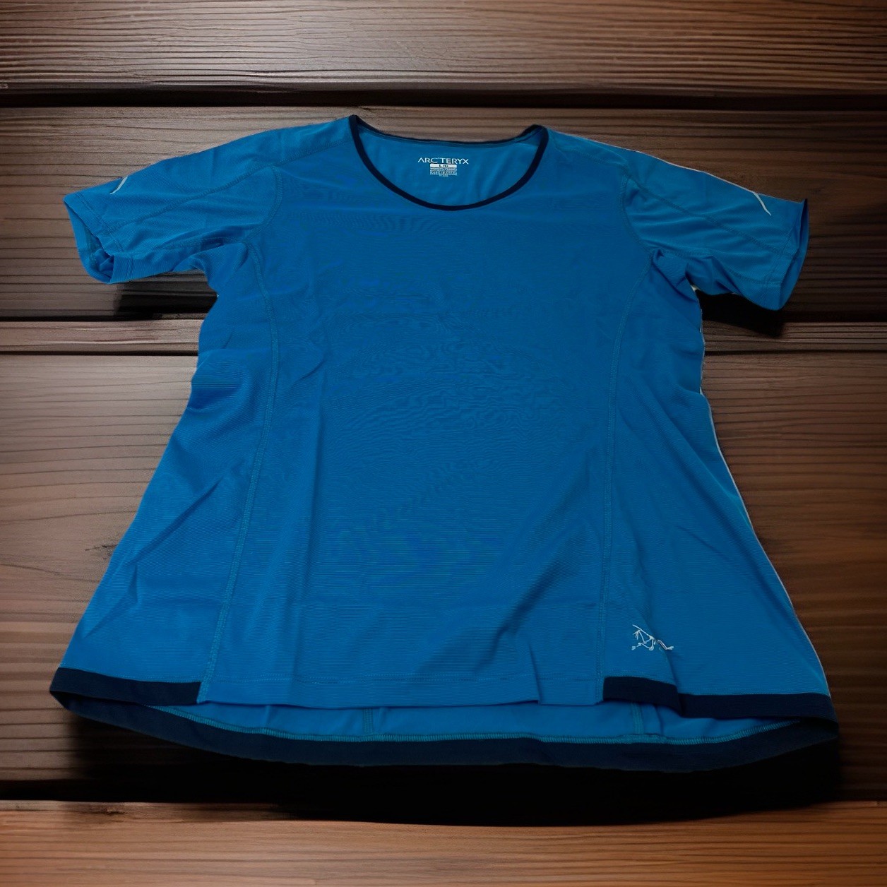 Arc’teryx Women’s Large Blue Athletic Performance Top Short Sleeve T Shirt