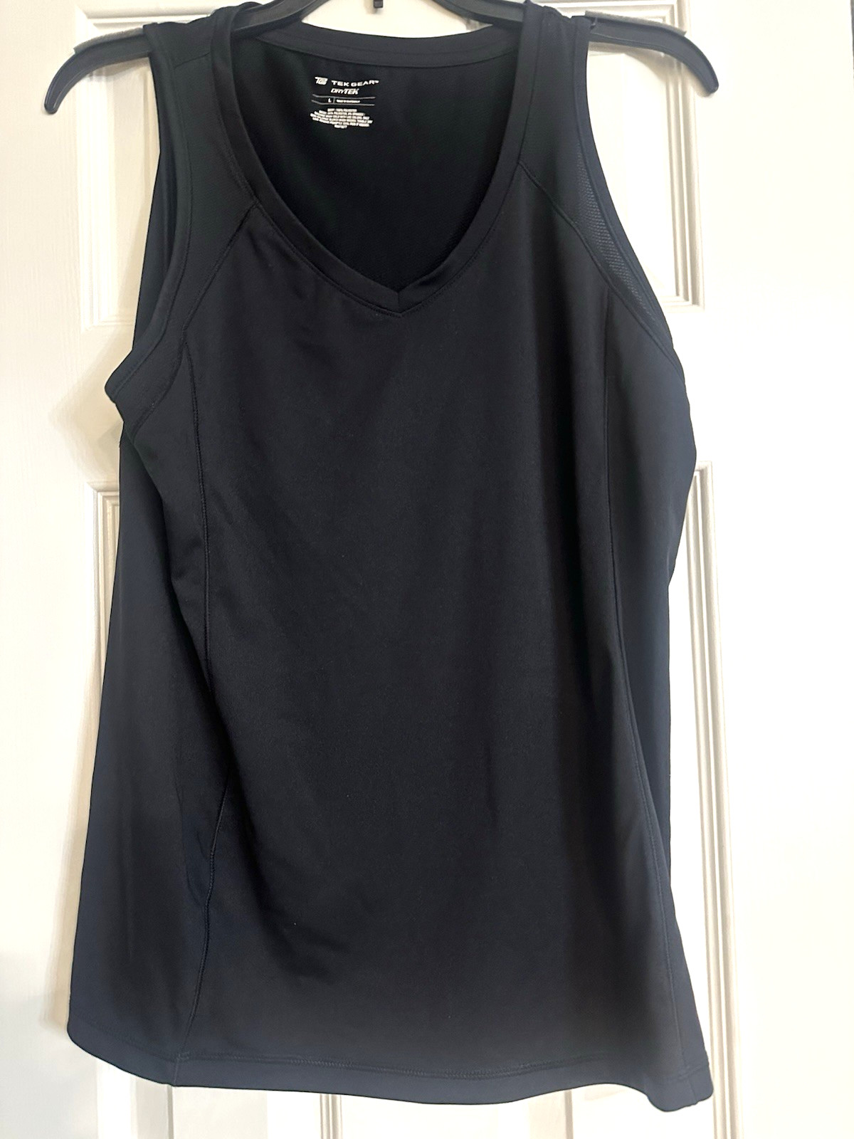 TEK GEAR Women’s Activewear DryTek Black V-Neck Sleeveless Tank Top Size L
