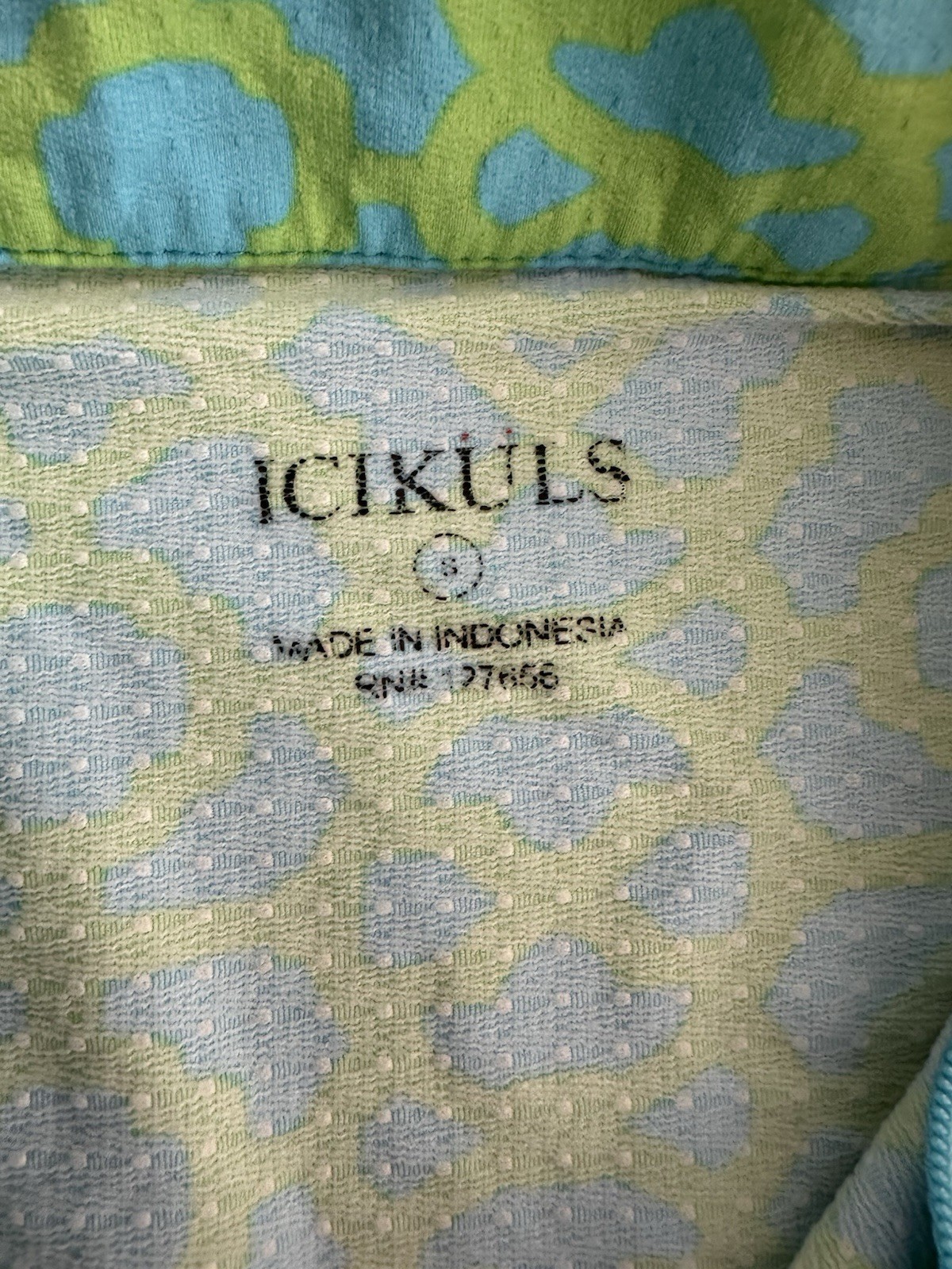 ICIKULS Geometric Small 1/4 Zip Pullover Top Blue Green Mesh Long Sleeve Flaw