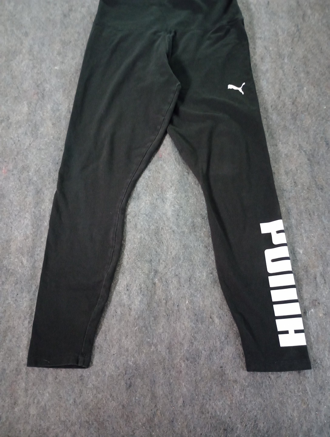 Puma Training 2-Piece Activewear Set – White Logo Tee & Black Graphic