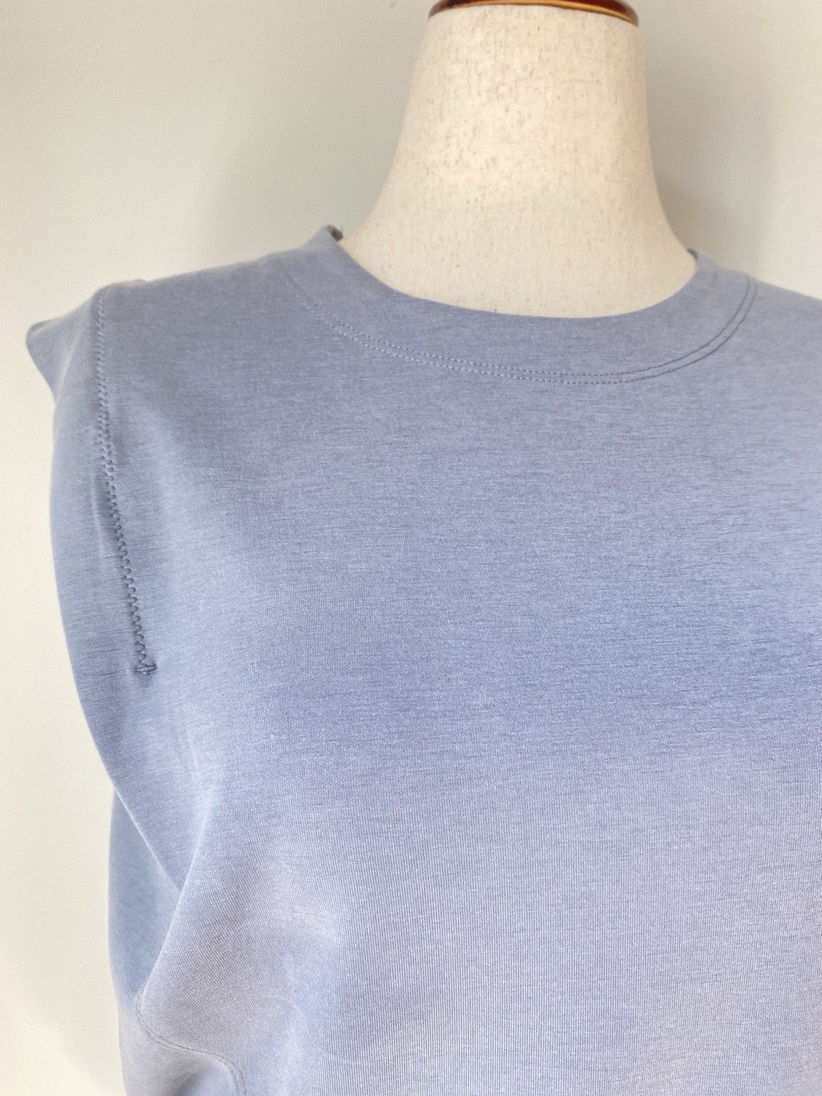 Athleta Women’s Small Light Gray Structured Shoulder Muscle Tank Active Top