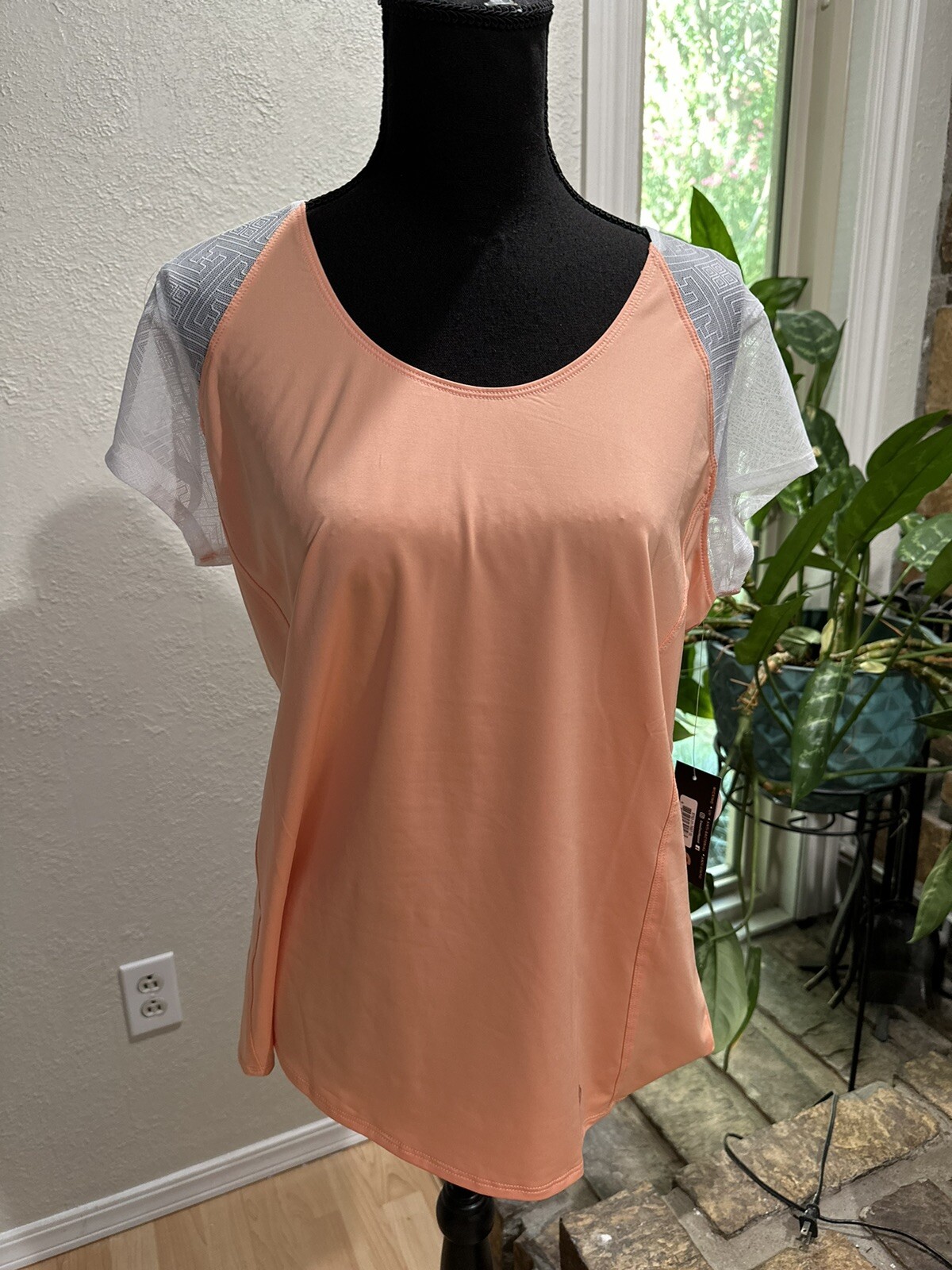 Cross Court Women`s Bellini Short Cap Sleeve Tennis Top Peach Size XL 50+ UPF