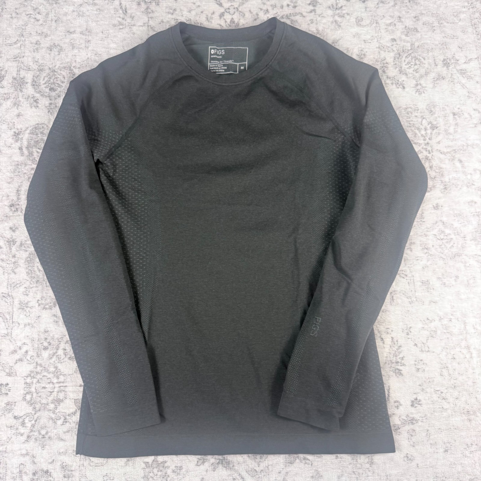 FIGS Seamless Long Sleeve Performance Shirt Black Medium Compression Athletic To