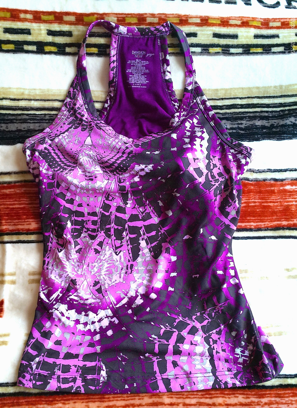 DANSKIN NOW YOGA RACERBACK TANK MEDIUM DRI-MORE TECH RED MULTI #1 POLY SPANDEX