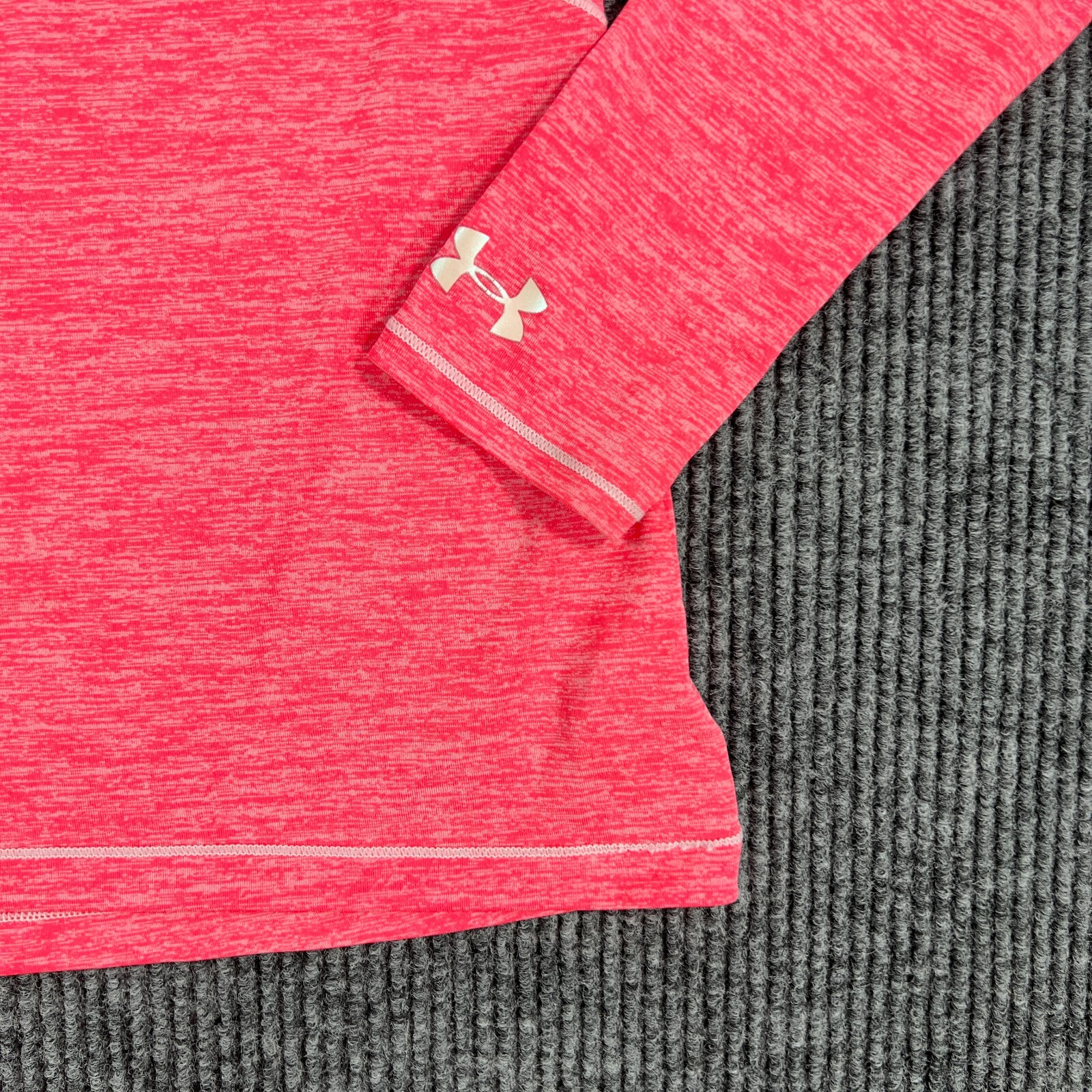 Under Armour Pullover Shirt Womens Small Pink Long Sleeve Semi Fitted Heat Gear