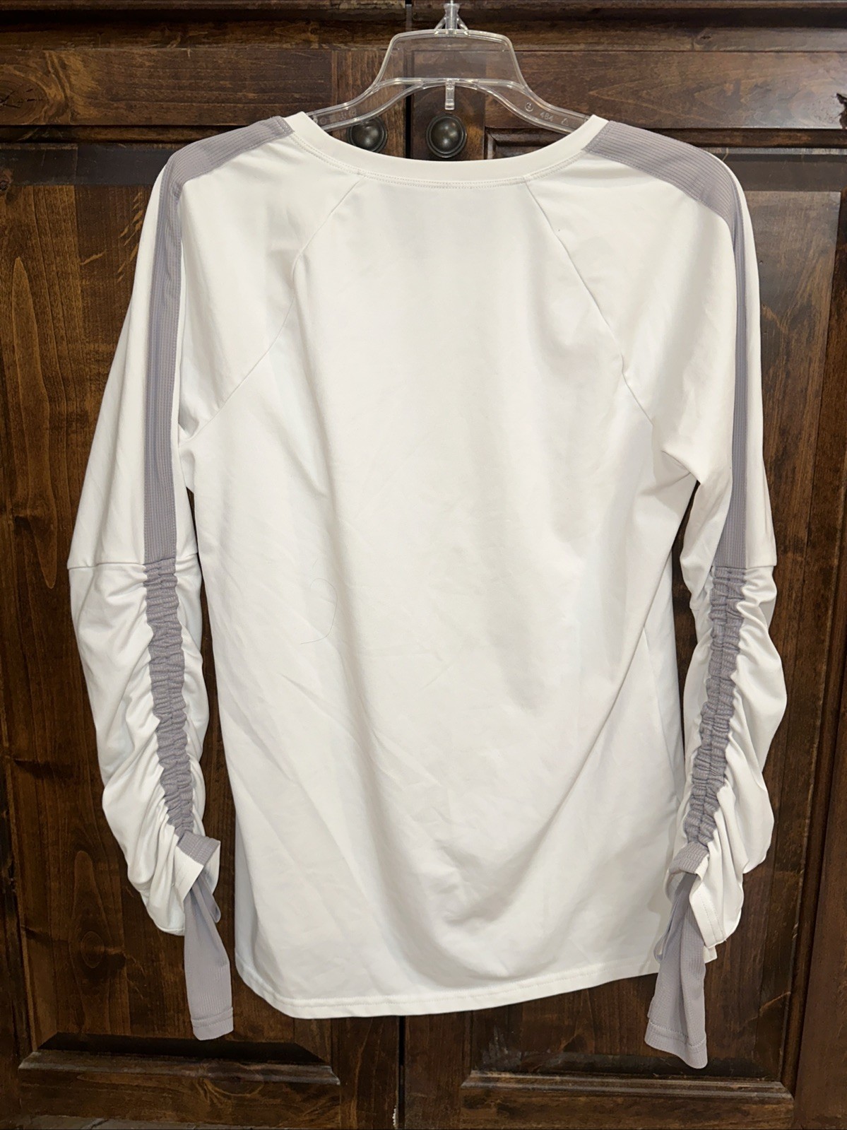 Fabletics Medium Cashel Adjustable Long Sleeve Top II White Gray Cinch Sleeve