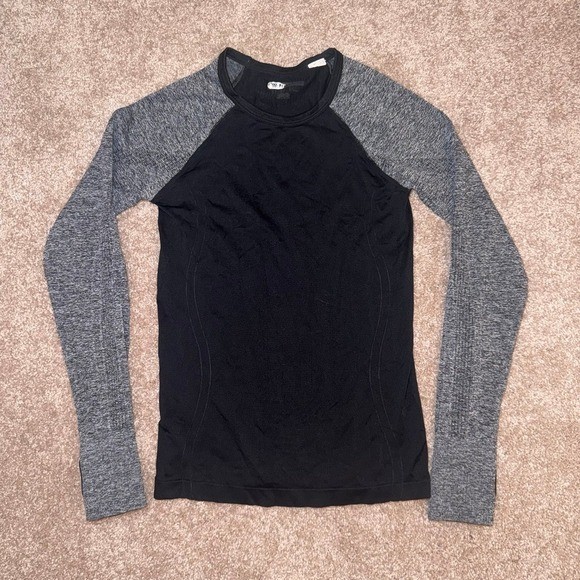 Forever 21 Women’s Black Athletic Long Sleeve Top w/ Grey Shoulder & Sleeves