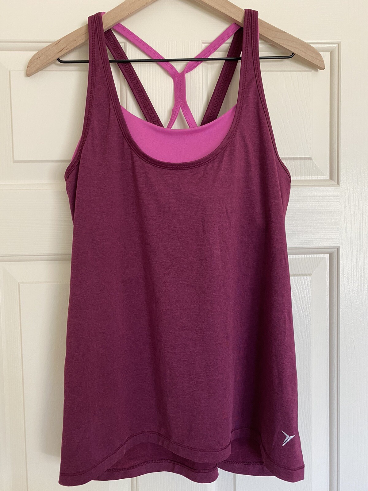 Active by Old Navy workout top with built in bra M, Very Cute!