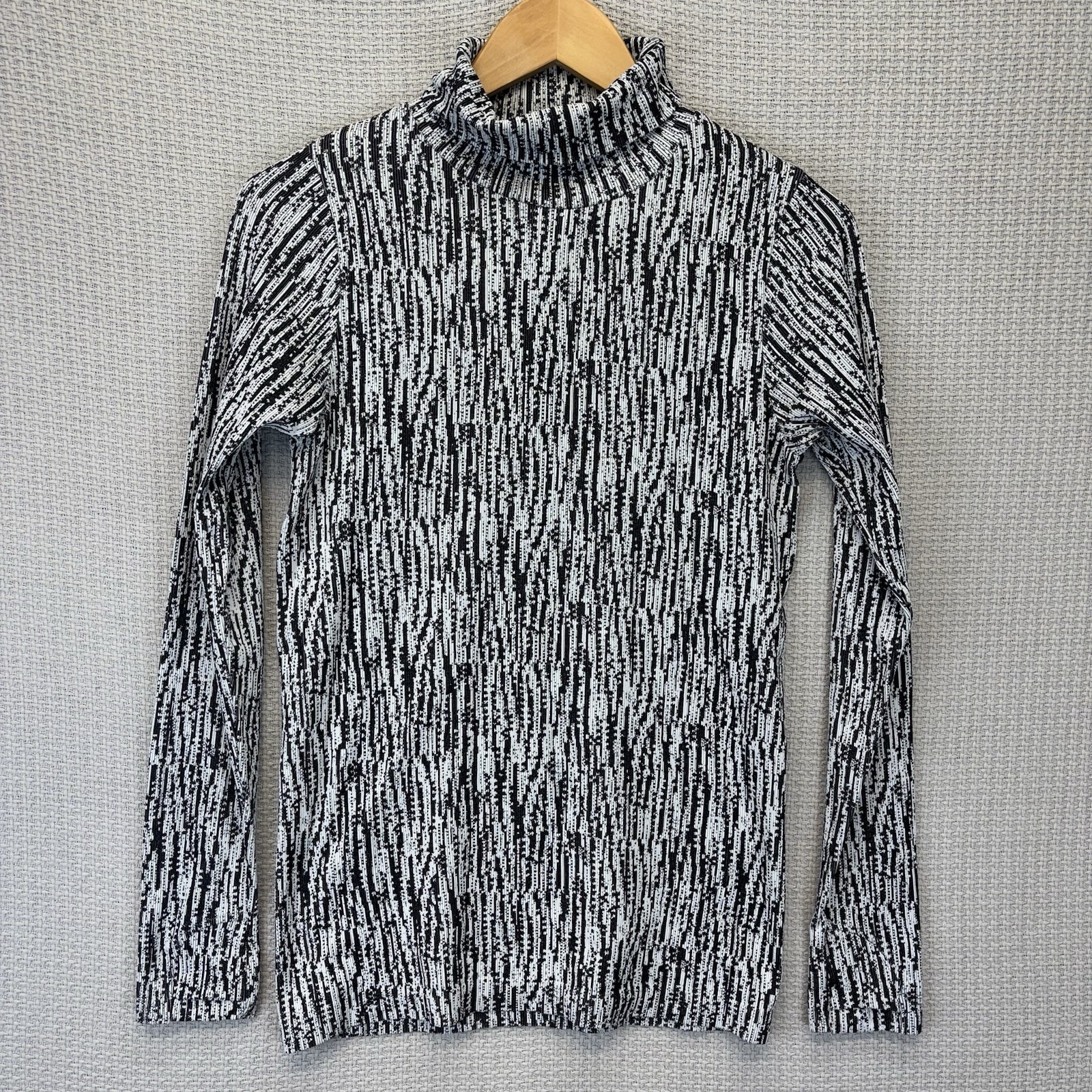 Athleta Womens Flurry Elemental Turtleneck Two Piece Set S Black/White Pants Top