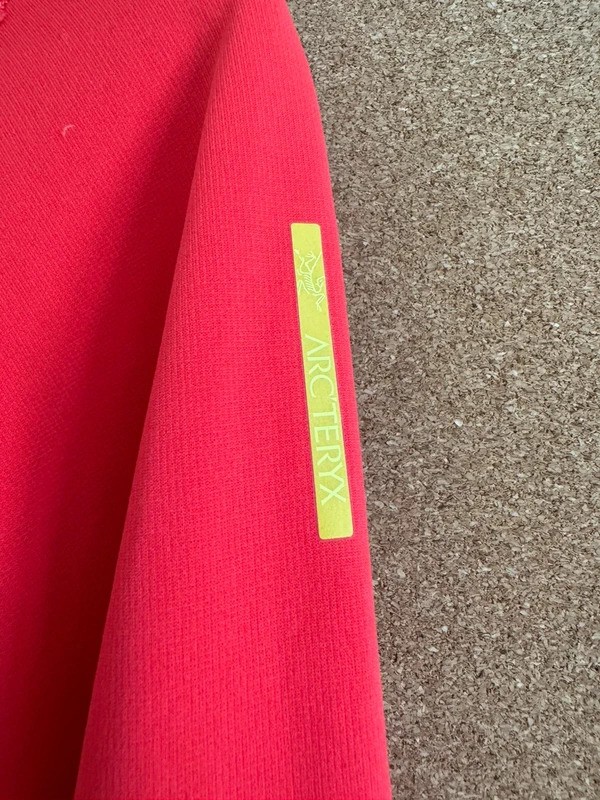 Arc’teryx Base Layer Small Red Outdoors Walking Hiking Skiing Women’s Active