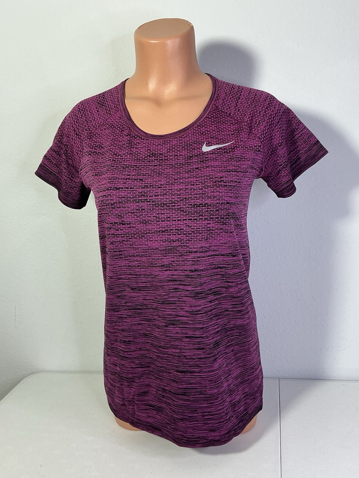 NIKE Pink/Purple & Black Short Sleeve Top. Size Medium. Excellent Condition.