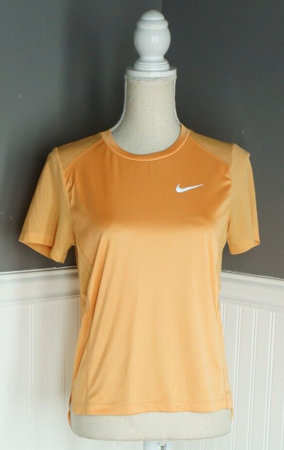 Nike Athletic Running Dri-fit Breathable Round Neck Peach Shirt Women’s Size S