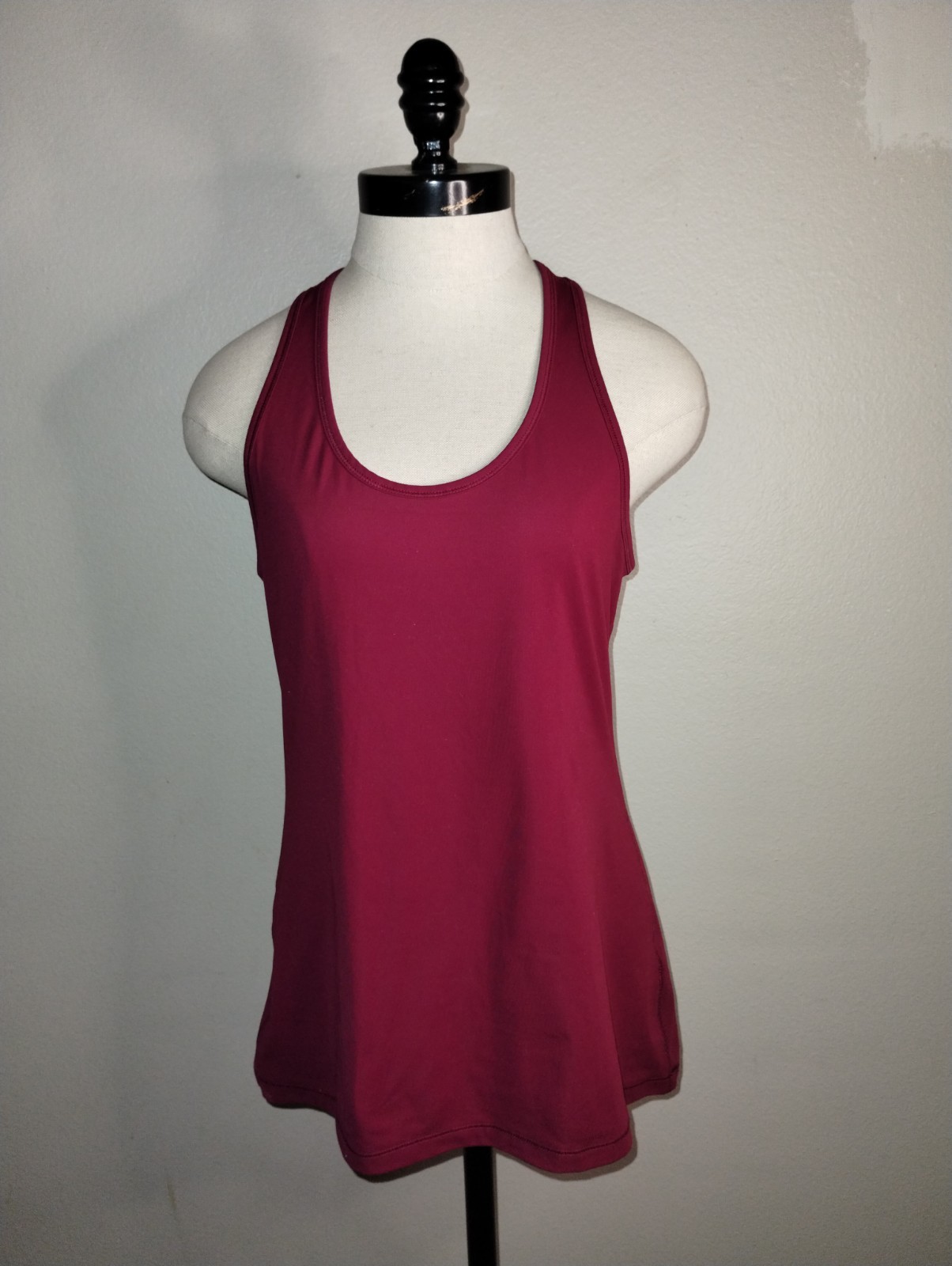 Yogalicious Women’s Maroon Athletic Tank Top Size Large