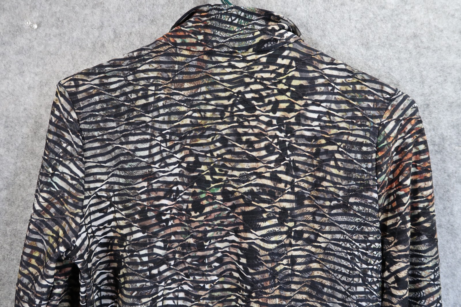 Sno Skins 1/4 Zip Pullover Top Shirt Multicolor Size Medium Colorful Long Sleeve