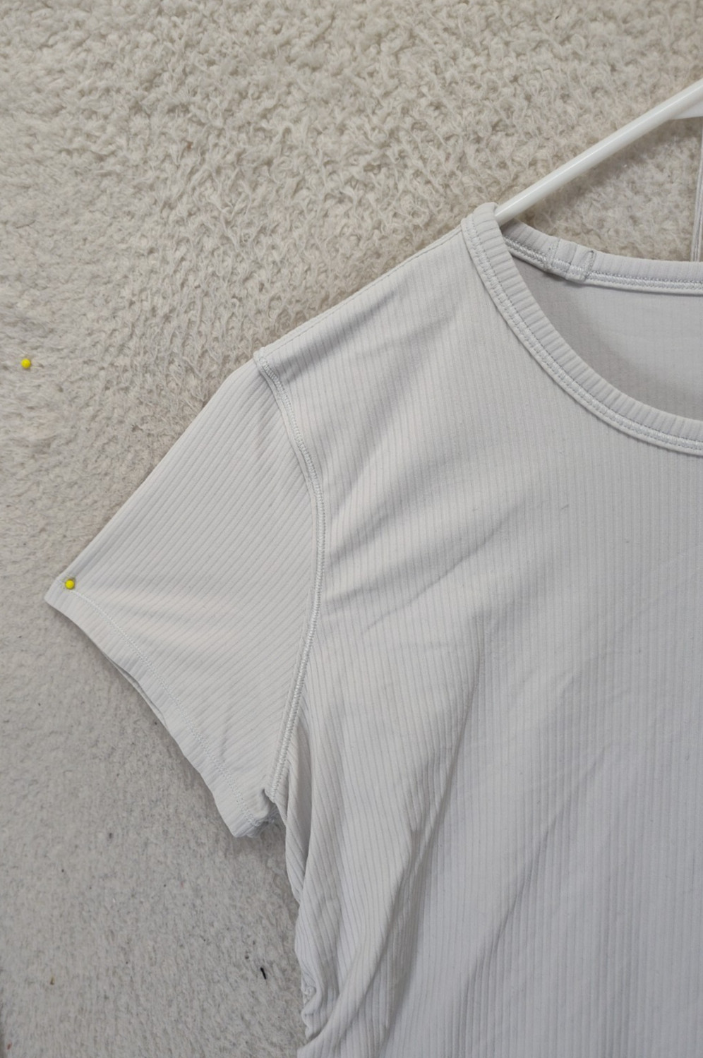 Lululemon Women Top Medium Cream Poly Blend Short Sleeve Ruched Side Activewear