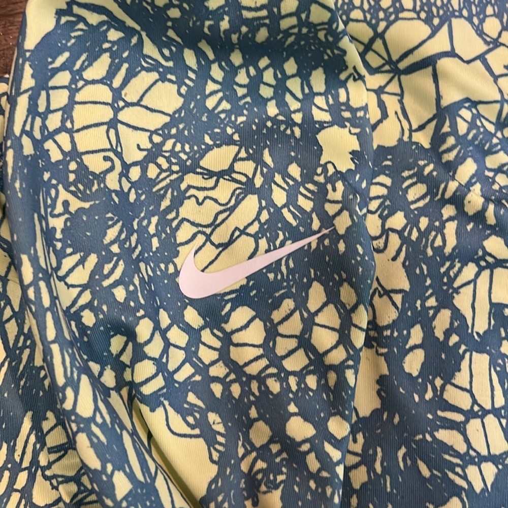 NIKE Pro Half Zip Pullover Womens Medium Yellow Blue Lace Hyperwarm Long Sleeve