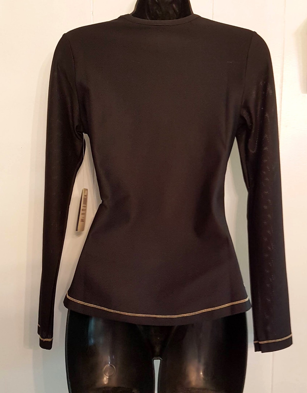 NWT K-Swiss Practic Top size Small Black w/ Gold Stitching Logo Lite Weight Mesh