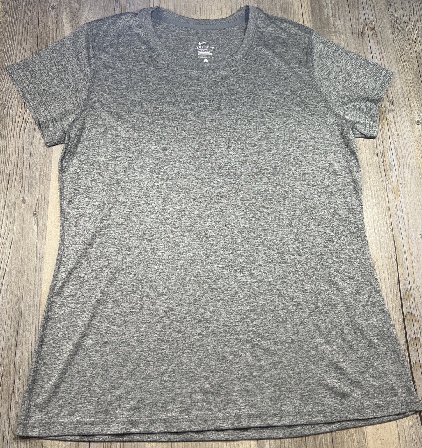 NWOT Nike Dri-Fit Women’s Heather Grey Short Sleeve Shirt Large