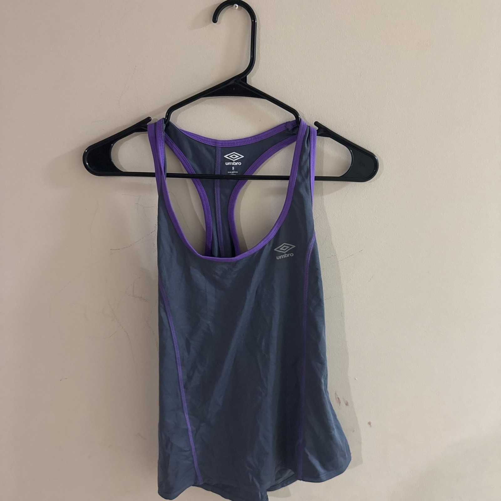 Umbro (A1-052) Women’s Sz S Black Yoga Workout Running Racerback Activewear Top.
