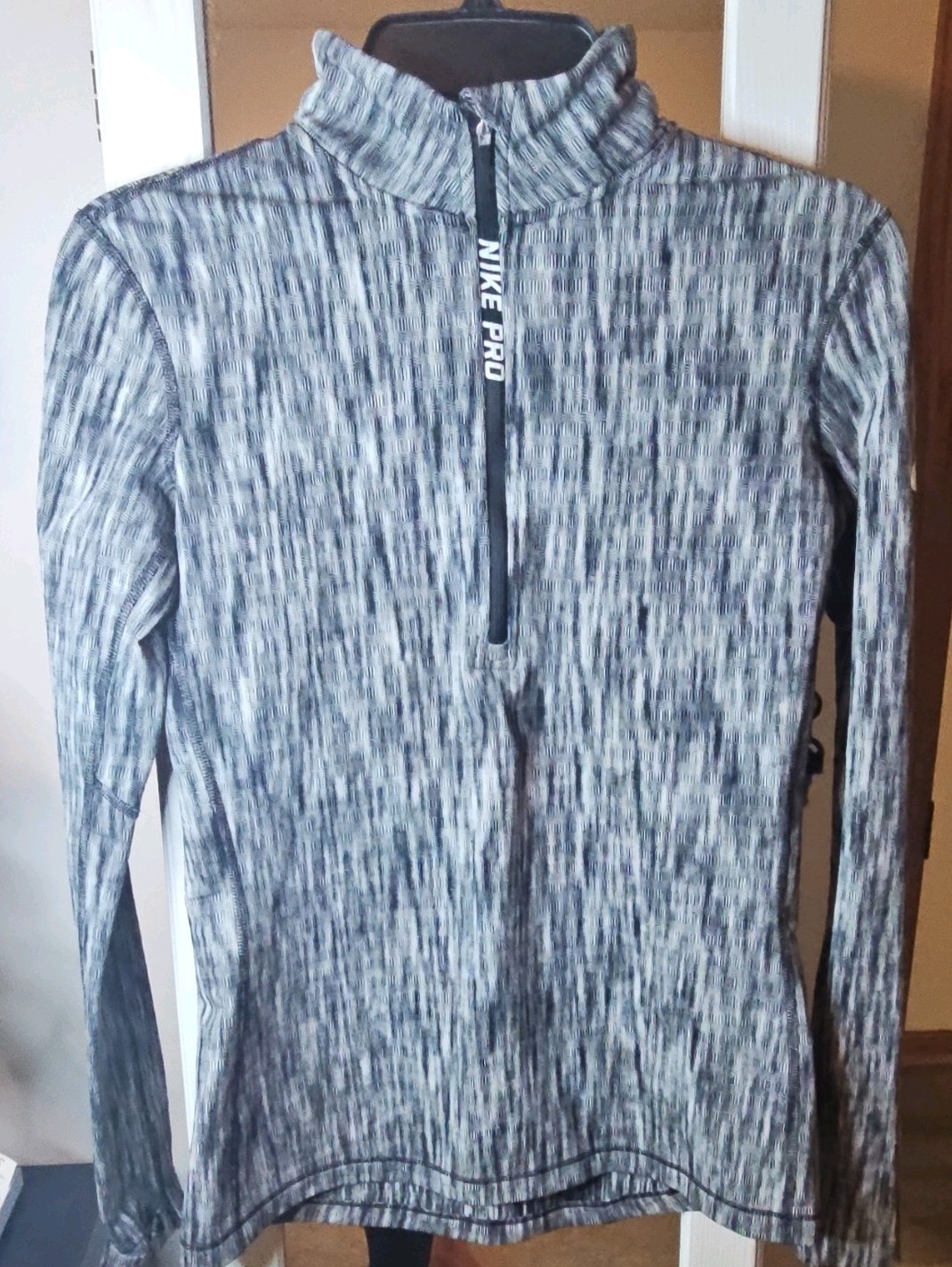 Nike Pro Hyperwarm Heathered Gray/Black 1/4 Zip Mock Neck Top Women’s M