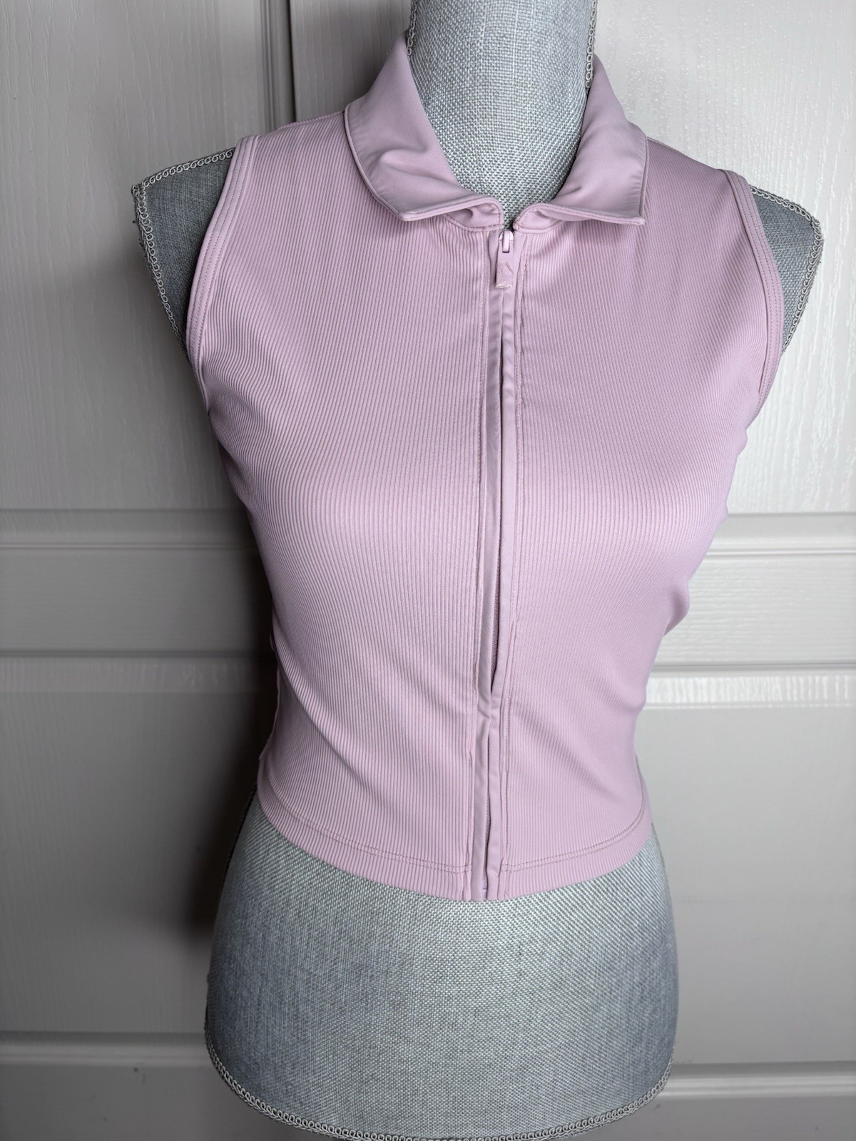 Travis Mathew Moveknit Zip Sleeveless Polo Pink Full Zip Top Golf Size M