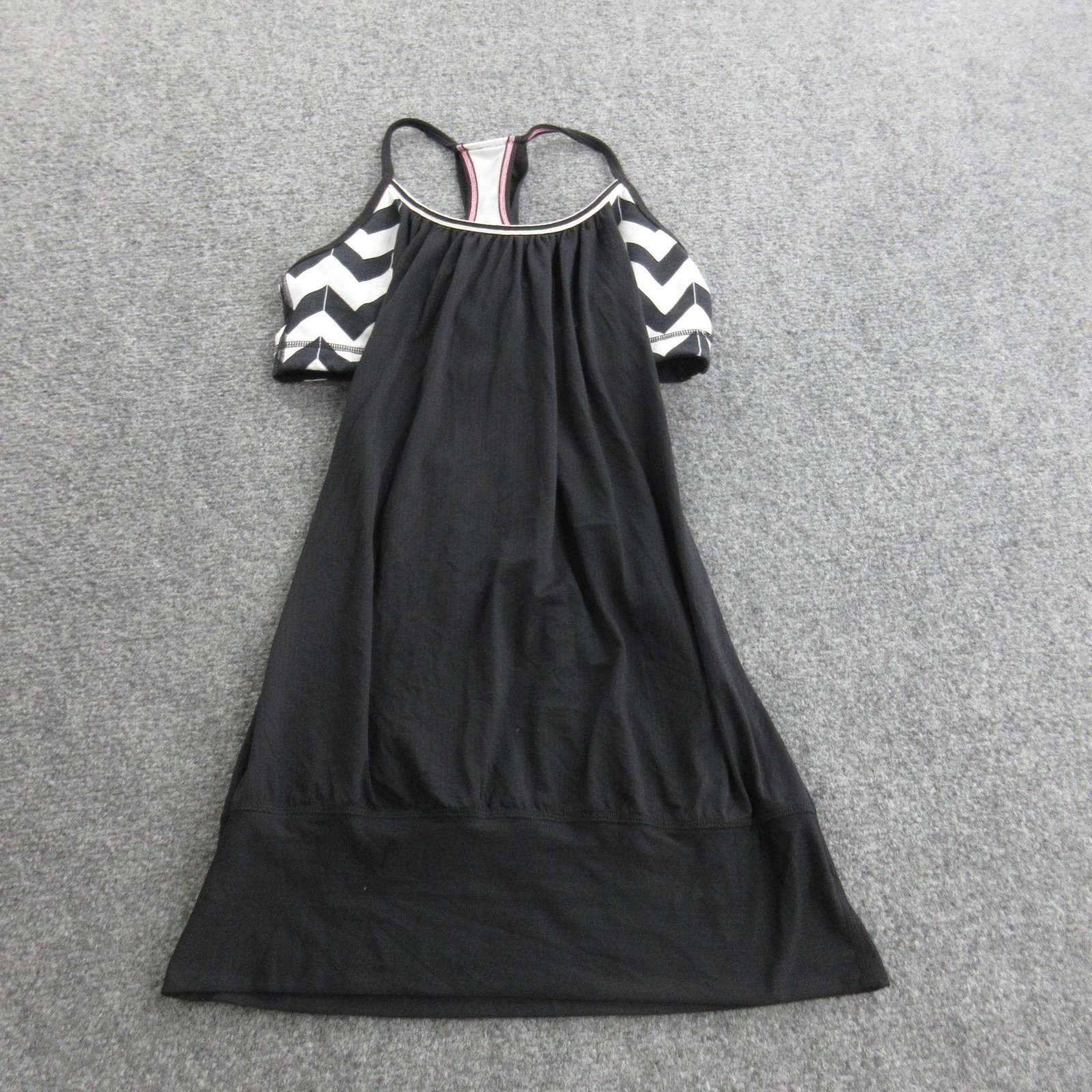 Lululemon Tank Top Womens 6 Black Chevron Racerback Built In Bra Yoga Athletic