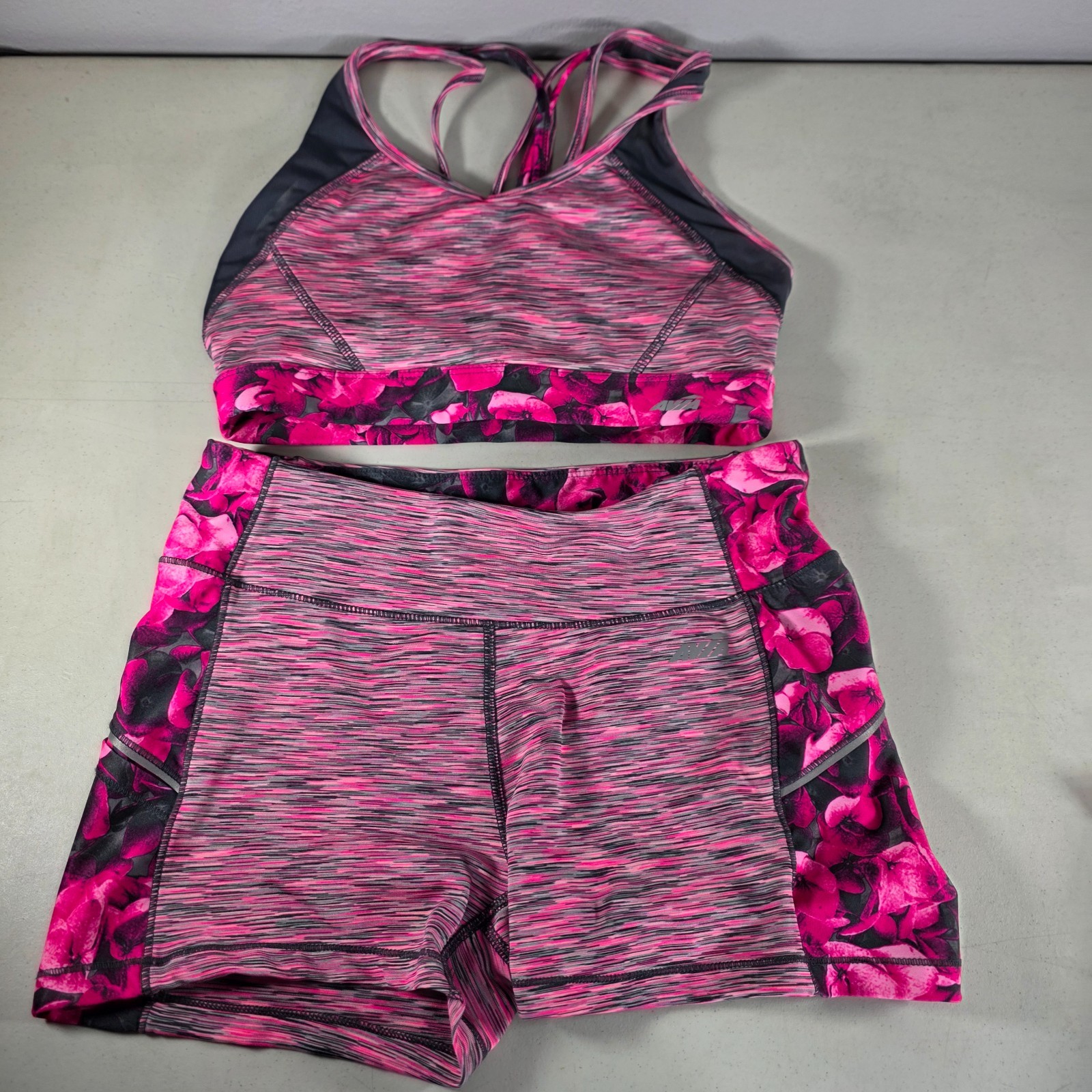 Avia Womens Activewear Set Pink Floral Sports Bra Medium Shorts Small