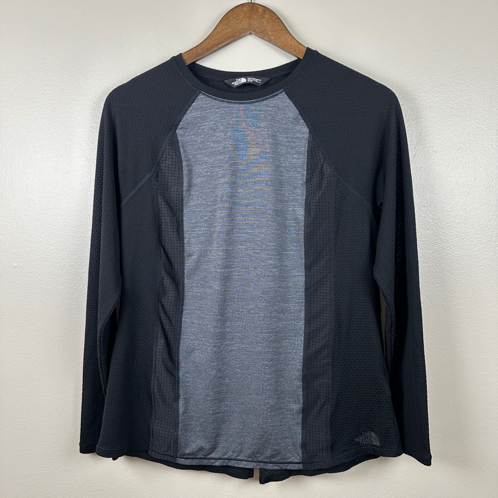 The North Face Women’s M Long Sleeve Shirt Black Grey Mesh Back Split Hem