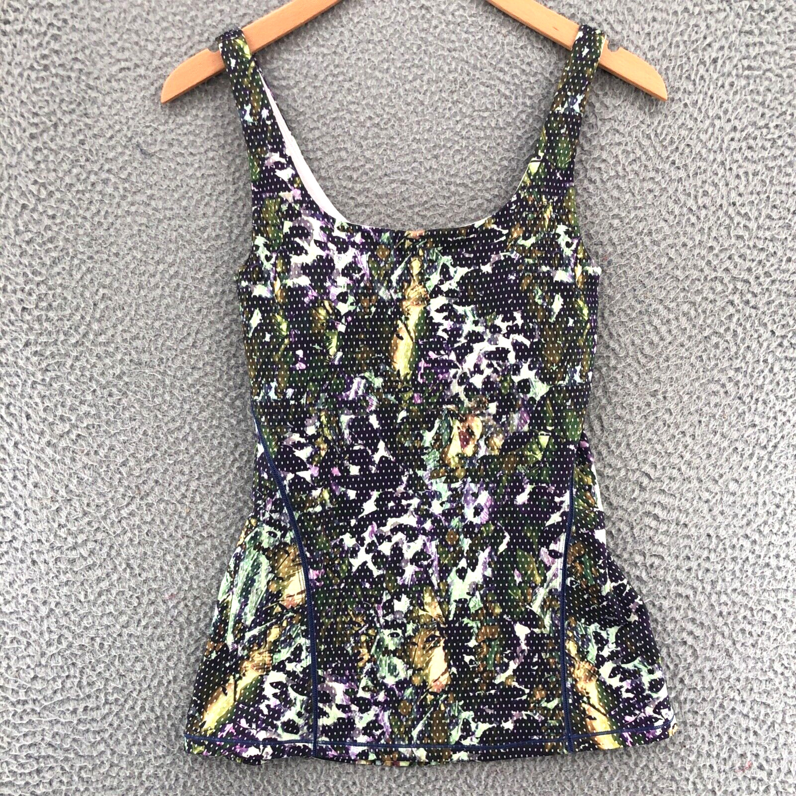 Lululemon Amala Tank Floral Sport White Multi Top Womens 4 Built In Bra Athletic
