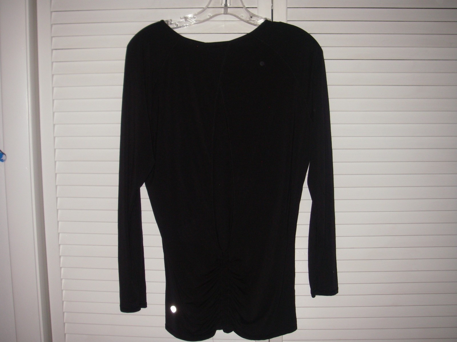 LULULEMON LOGO BLACK LS OPEN BACK PULLOVER TOP SZ S ULTRA SOFT