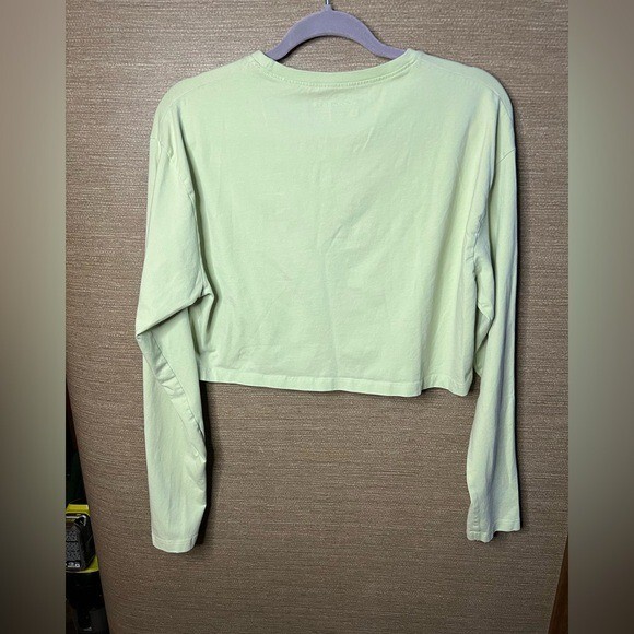 ALPHALETE Performance Outlined Long Sleeve Crop Top Frozen Spring Size large