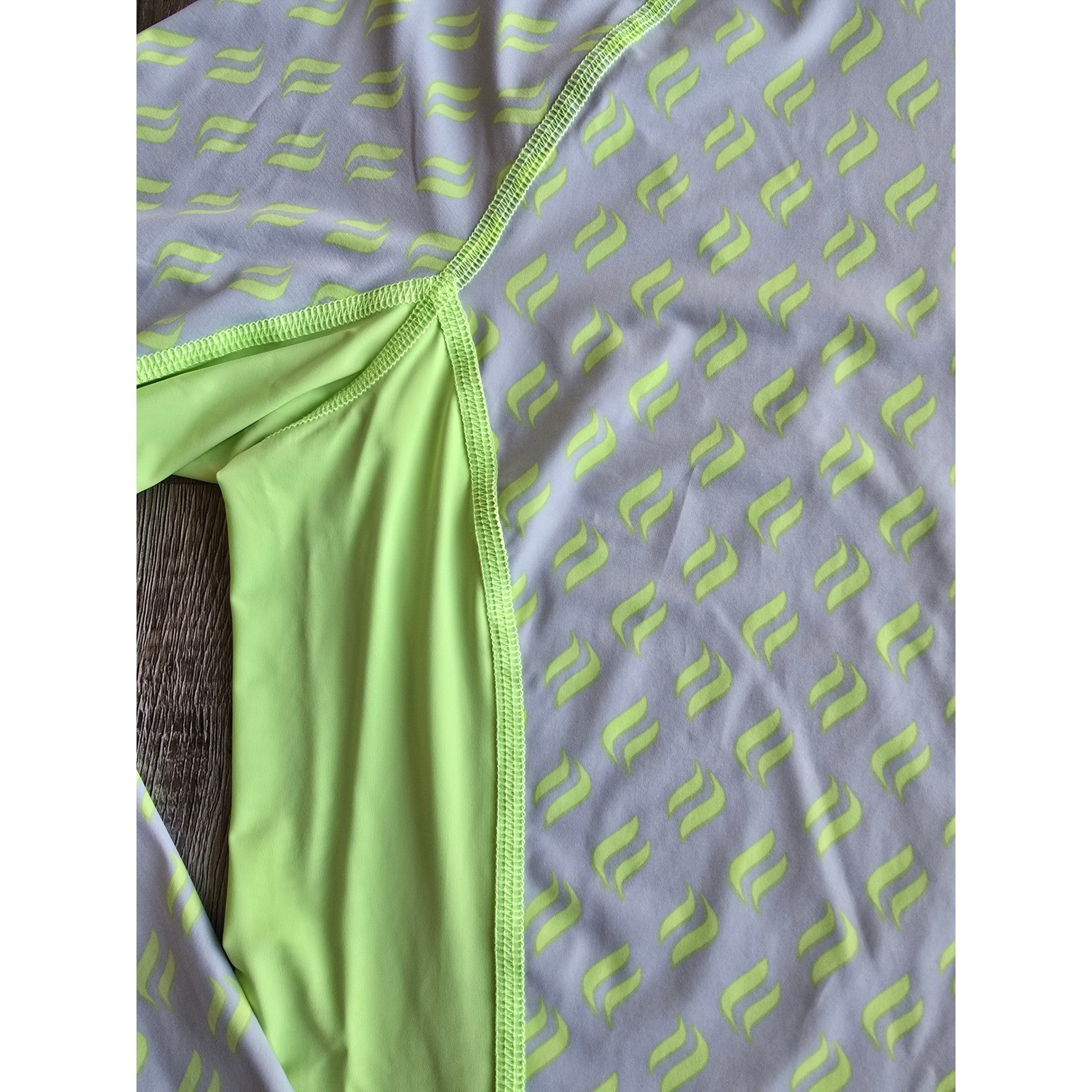 Fabletics Womens Long Sleeve Limeade Top Size S Athletic Neon Logo Slice
