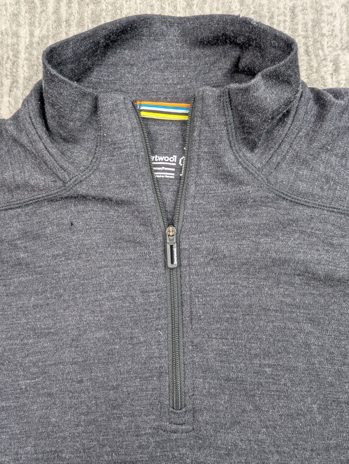 Smartwool Base Layer Top Women’s Medium 100% Merino Wool Gray 1/4 Zip HOLES