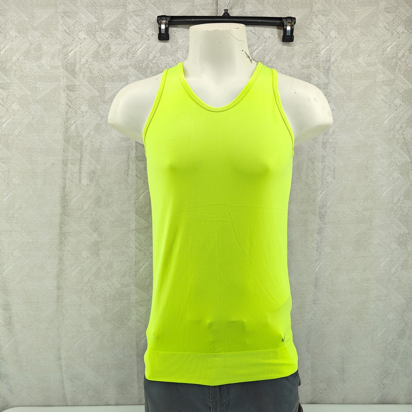 Nike Dri-Fit Tank Top Womens M Neon Yellow Green Seamless Training Running Gym